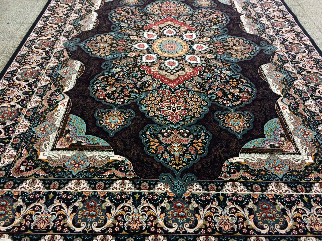 تراکم 3000دارای نشان استاندارد ایران و CE اروپابافته شده با مرغوبترین الیاف 
