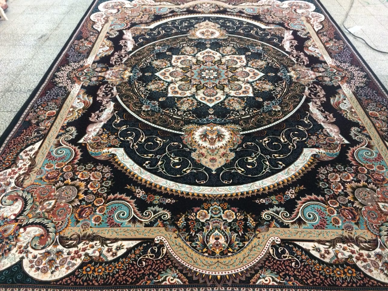   تراکم 3000دارای نشان استاندارد ایران و CE اروپابافته شده با مرغوبترین الیاف 