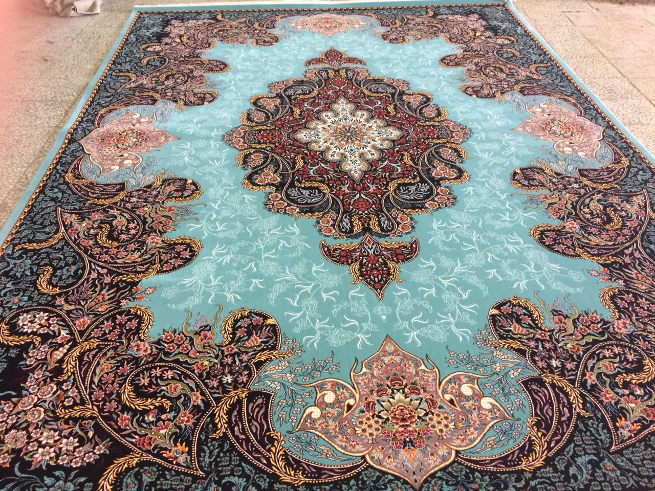 تراکم 3000دارای نشان استاندارد ایران و CE اروپابافته شده با مرغوبترین الیاف 