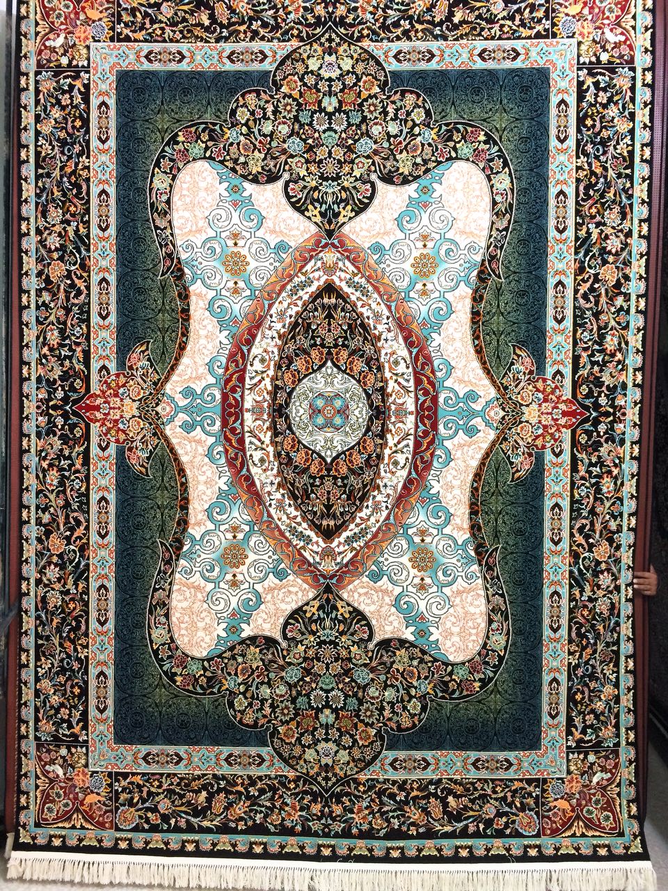 تراکم 3000دارای نشان استاندارد ایران و CE اروپابافته شده با مرغوبترین الیاف 